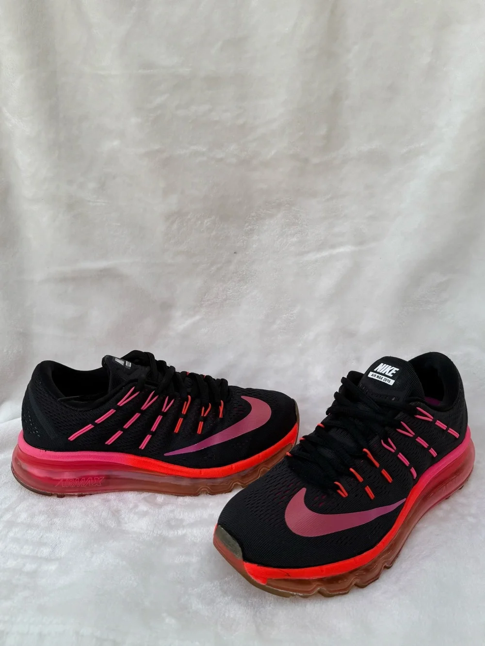 Nike Women’s Black and Pink Gradient Air Max Running Sneakers